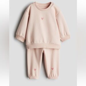 H&M 2-Piece Sweatshirt & Pants Set Pink Heart 18 months